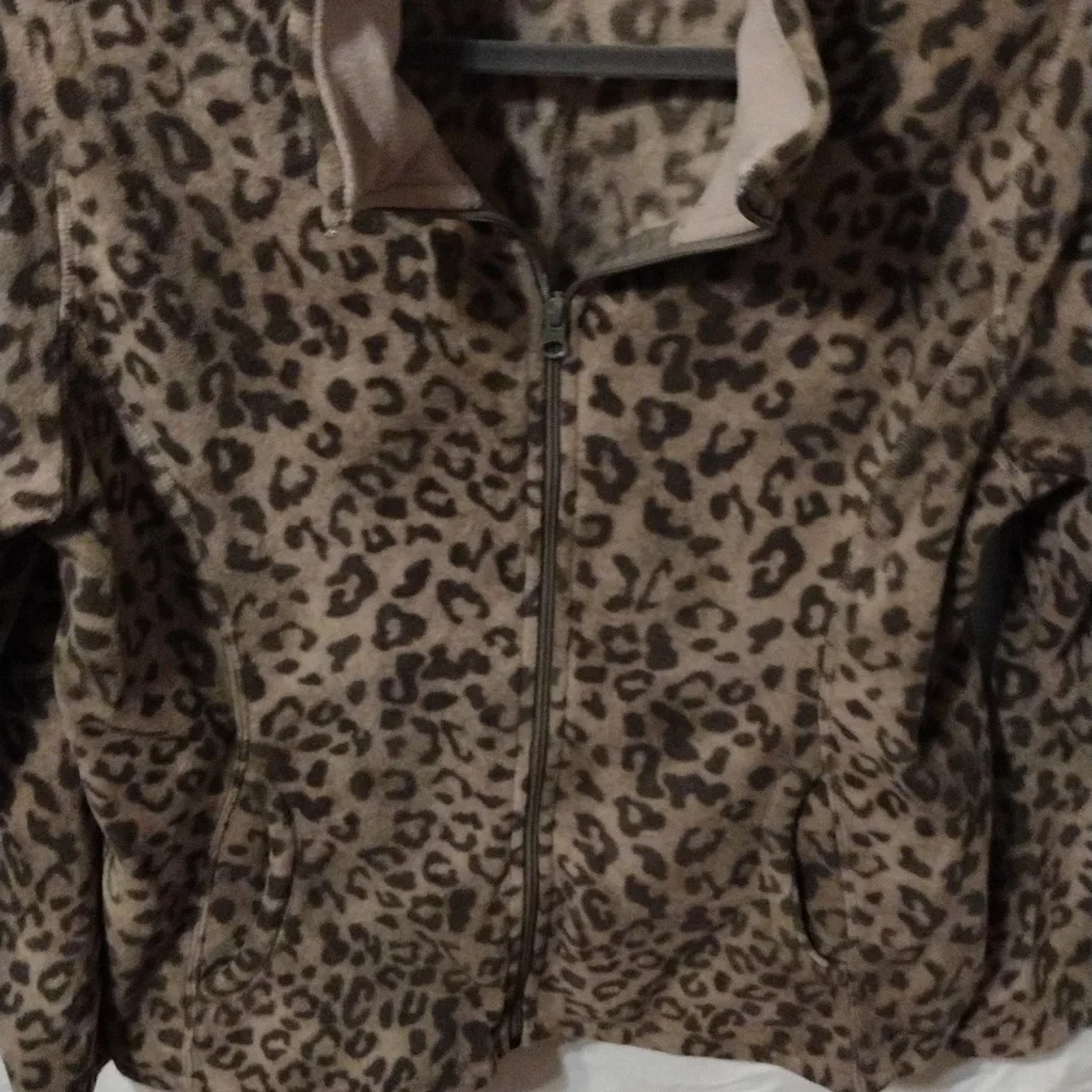 Old Navy women's Comforable And Cozy fleece zipper front in XL - Picture 2 of 4